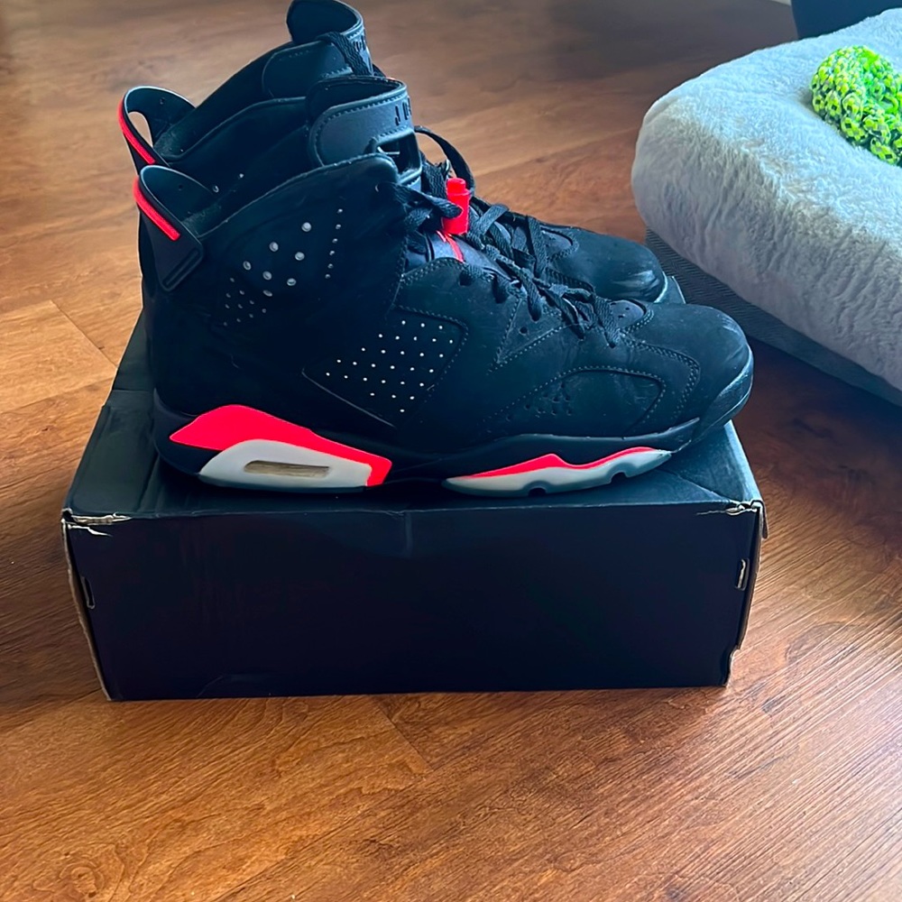 Nike air jordan 6 retro size 11.5 clean
